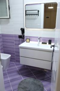 Bright 1BR Apartment Top Location Quiet Stay