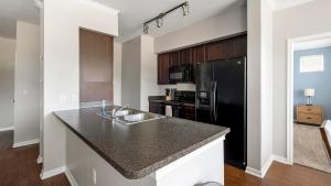 Landing Modern 1BD Gym Clubhouse
