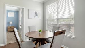 Landing Modern 1BD Gym Clubhouse