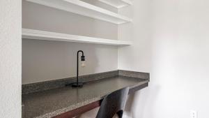 Landing Modern 1BD Gym Clubhouse