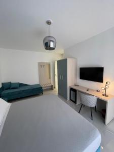 Gheloi Room