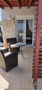 Yassas Apartment with shared pool