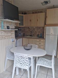 Jolie maison 5 personnes, CLIM, WIFI, 100m de la plage, secteur Lydia Grande Plage