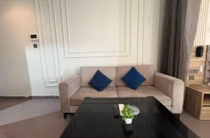 SKyy inn stay 42 floor supernova half day 6pm-11am