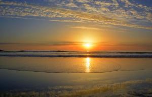 Sunny Terrace Steps to Beach, by TimeCooler