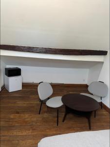 Elegant 1BR Stay with Contemporary Design in Liège