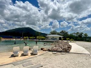 Casa de Playa en Playa Dorada con Bay Club y Piscinas