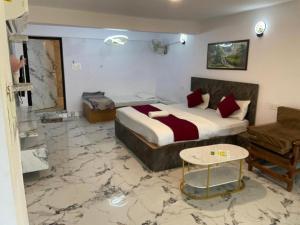 Hotel shree
