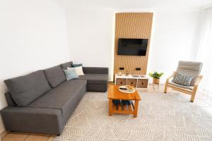 Casa do Mike - Cozy 1 Bedroom Apartment Steps from the Beach