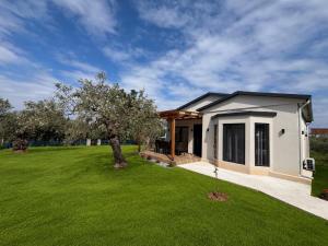 Aivazidis Residence I