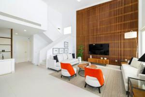 Avant-Garde Villa In Reserva Del Higuerón, Malaga