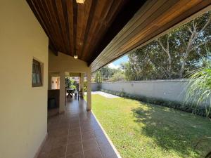 Casa a uma quadra da praia Maresias