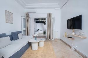 Charming 2-Bedroom Apartment with Ocean View in Carthage