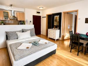 Gozsdu Court Balcony Apartment