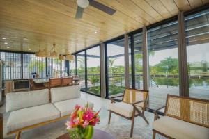Santosha Villa