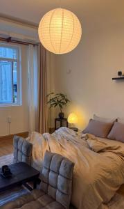 Kén Stay - Sun drenched Living & Local Foodie Hub