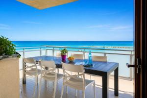 Terrazzo Panoramico Fronte Mare Zamponi