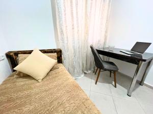 2BR Apartment - WiFi & Elevator Access- 3Min to Centre