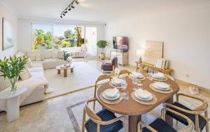 Laminar Luxury 4BR Apartment Marbella Pool & Parking