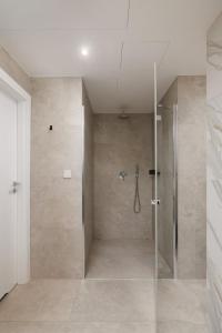 3-Bedroom Unique Sky Panorama Apartment