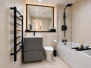 Birmingham City Centre Flat Chinatown, Balcony, Free Parking & Fast WiFi
