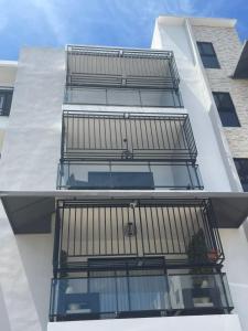 Apartamento De Lujo, Amueblado con aire y agua caliente