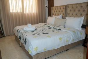 Appartement moderne avec piscine privée à 2 min de la corniche