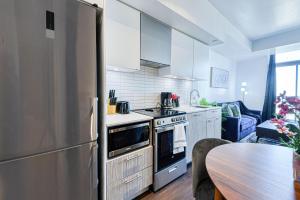 The Cozy Flex 1BR and Den Suite - Prime Location
