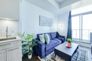 The Cozy Flex 1BR and Den Suite - Prime Location