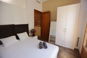 Bright and Spacious City Center Apartment