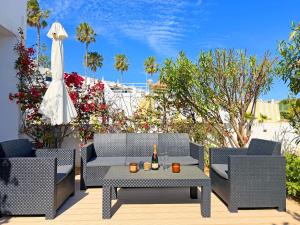 House with Pool 5min Walk to Alemães Beach by BeCherish