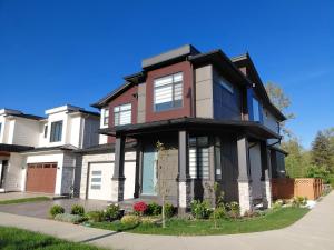 BRAND NEW LUXURY 4 Beds 4 baths Home Langley Perfect for Families and Groups