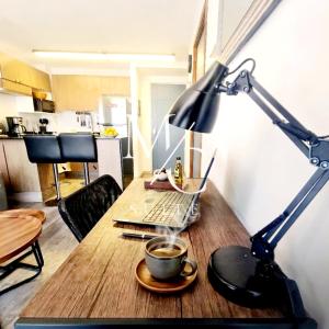 Empresas, Factura, Vista al mar, Estacionamiento.