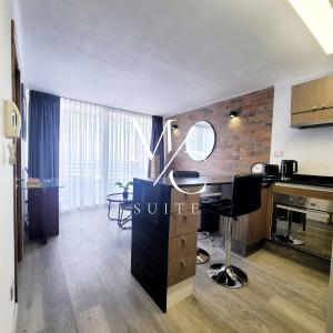 Empresas, Factura, Vista al mar, Estacionamiento.