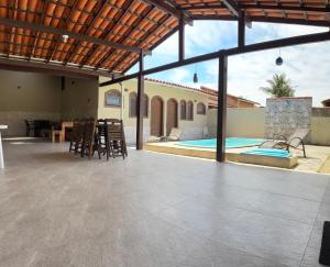 Orla 500 - Casa inteira 15 pessoas - Com Piscina - 500 Metros da Praia - Churrasqueira e muito mais