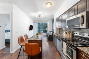 Elevate Living Queen Trio Suite - Downtown