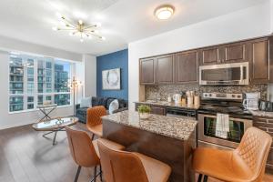 Elevate Living Queen Trio Suite - Downtown