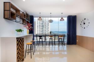 Căn Hộ 3 Phòng Ngủ Hướng Biển Oasky Apartment - Hằng Homestay