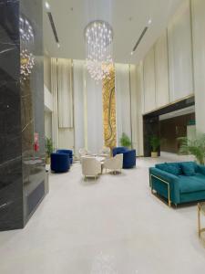 Silver Studios With Infinity Pool & Gym
