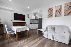 3BR2BA house in Glen Waverley Parking WIFI