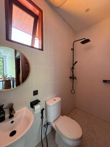 Casa Gong Jimbaran Spacious 5BR Oasis with Pool Rooftop near GWK