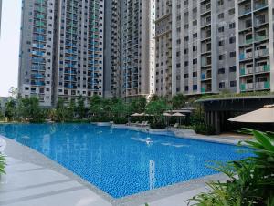 Homestay single room near MRT train airport