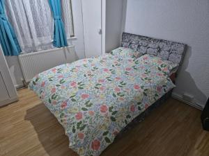 Jusdor Lovely Six bed Home in Filton