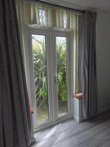 Jusdor Lovely Six bed Home in Filton