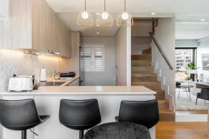 2 bed Sea Point Gem with Pool and incredible Views