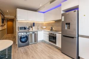 Elegant 1-Bed with City Views No Loadshedding