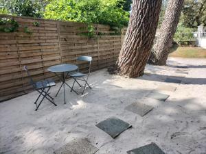 Maison à 50 M de la plage sous les pins