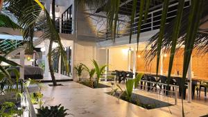 Oceana Surf Maldives - Kudahuvadhoo Surf Retreat