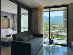 Kamala Resort 1BR Rooftop Pools Sky Bar Gym
