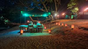 Kumana Safari Camp-Community based mobile Camping